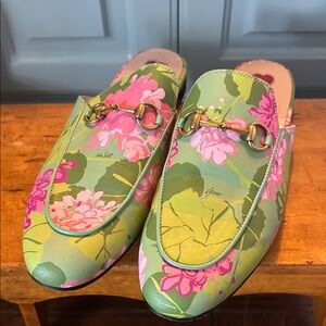 Gucci x Ken Scott Women’s Princeton Floral Print Mules with horsebit detail
